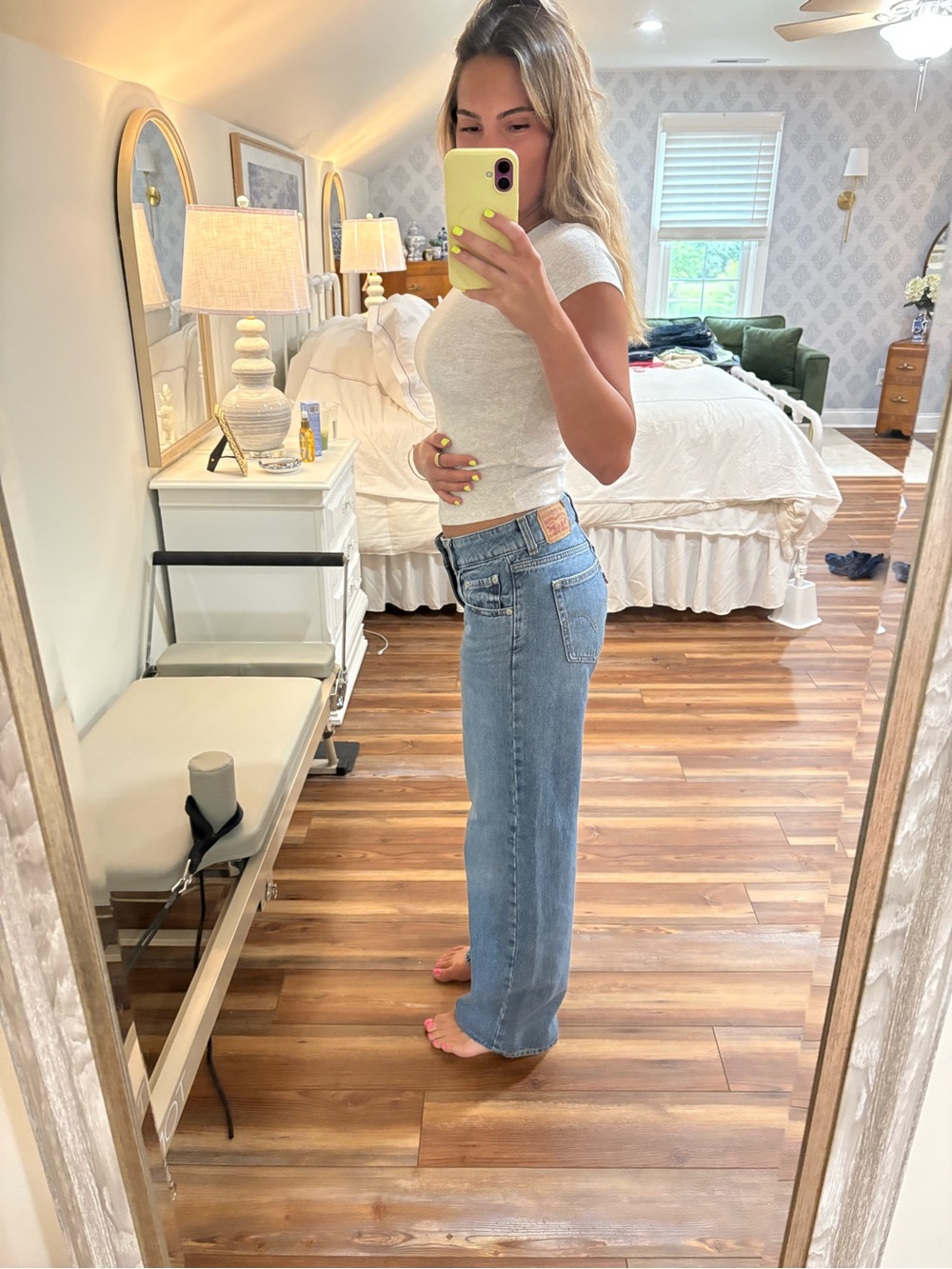 Levi's Light Blue Wide-Leg Women's Jeans - Picture 6 of 9